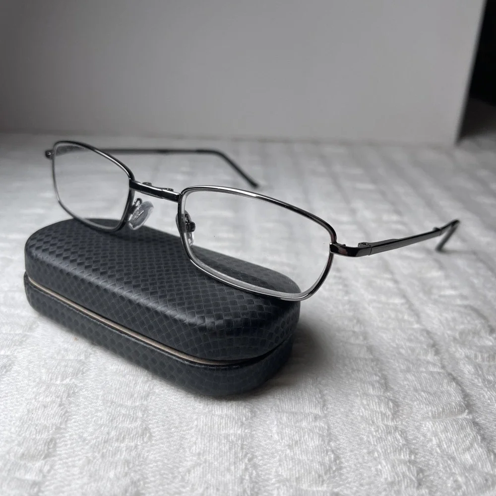 EuroReader Travel Folding Reading Glasses +2.00 with case and lens towel